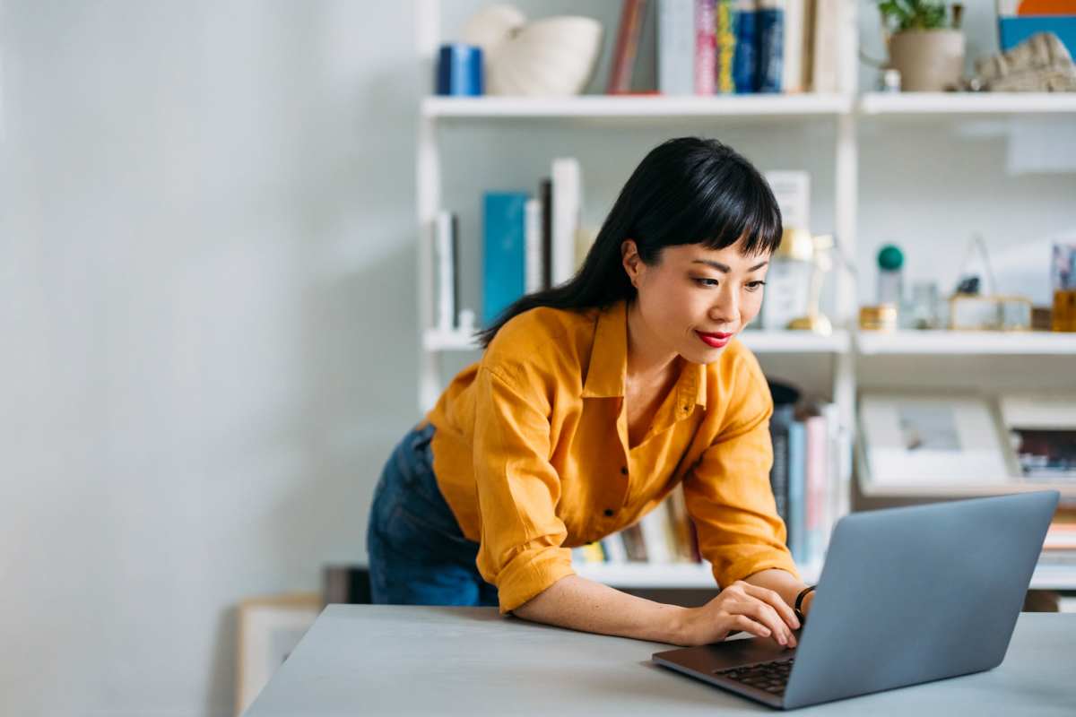  Resident on her laptop at Hancock Ridge in Johnson City, Tennessee