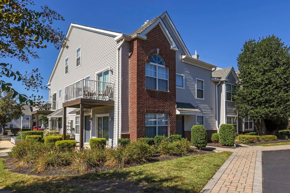 Exterior building at Stonegate Apartments in Elkton, Maryland