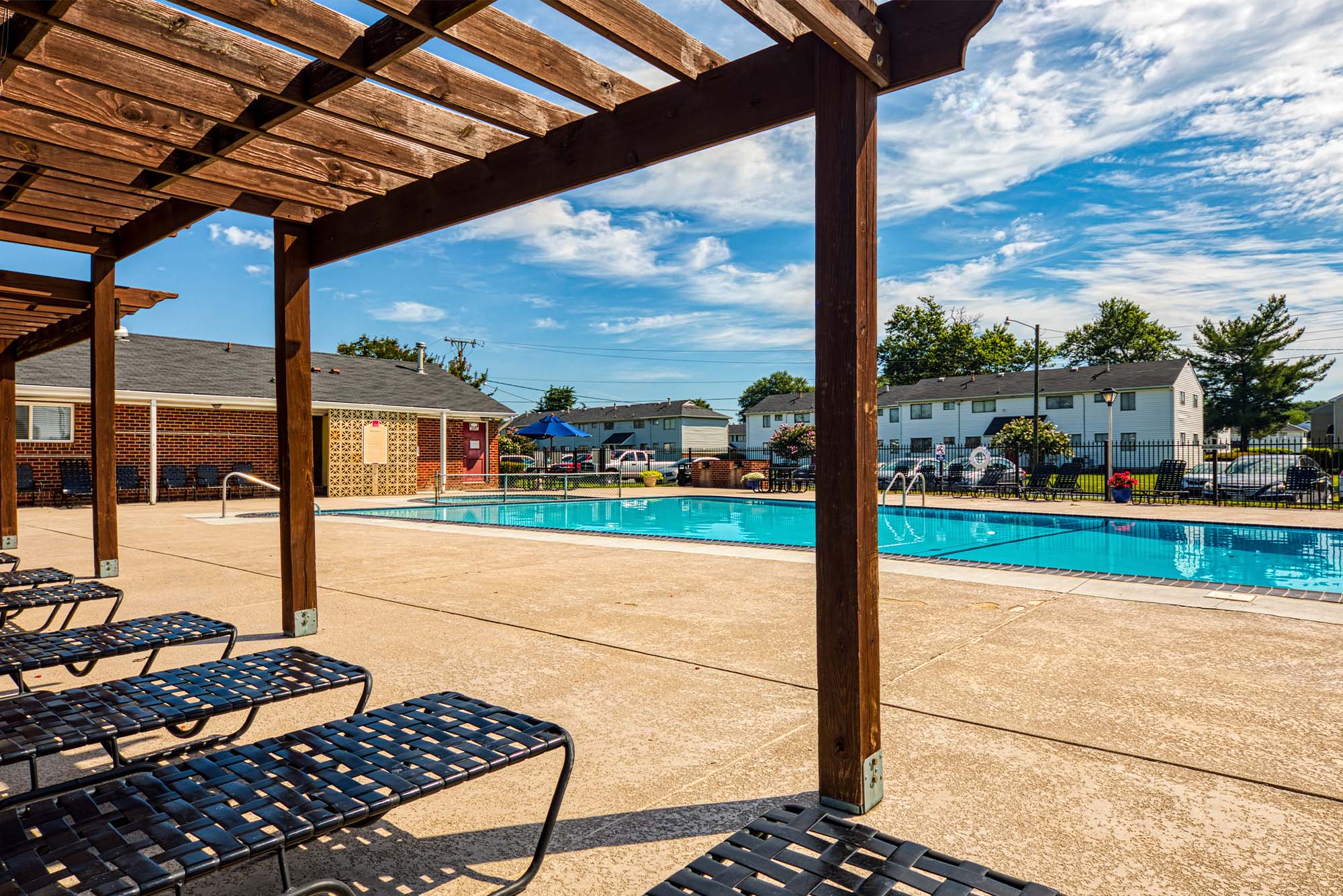 Outdoor swimming pool at Pointe at River City, Richmond, Virginia