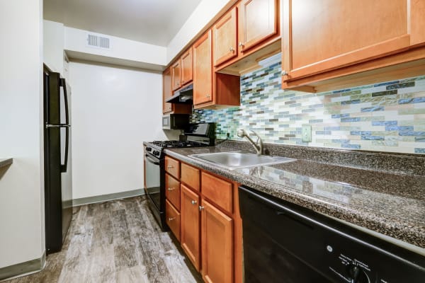 Take a virtual tour of a 1 bedroom, 1 bath floor plan at The Cascades Townhomes and Apartments in Pittsburgh, Pennsylvania