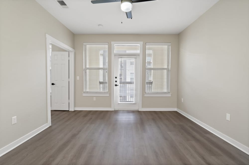 Living room area at 4000 Hulen Apartments in Fort Worth, Texas 