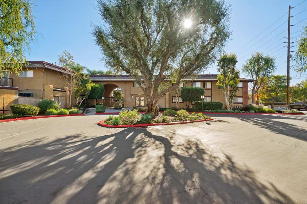 Roundabout entrance of Casa Sierra in Riverside, California
