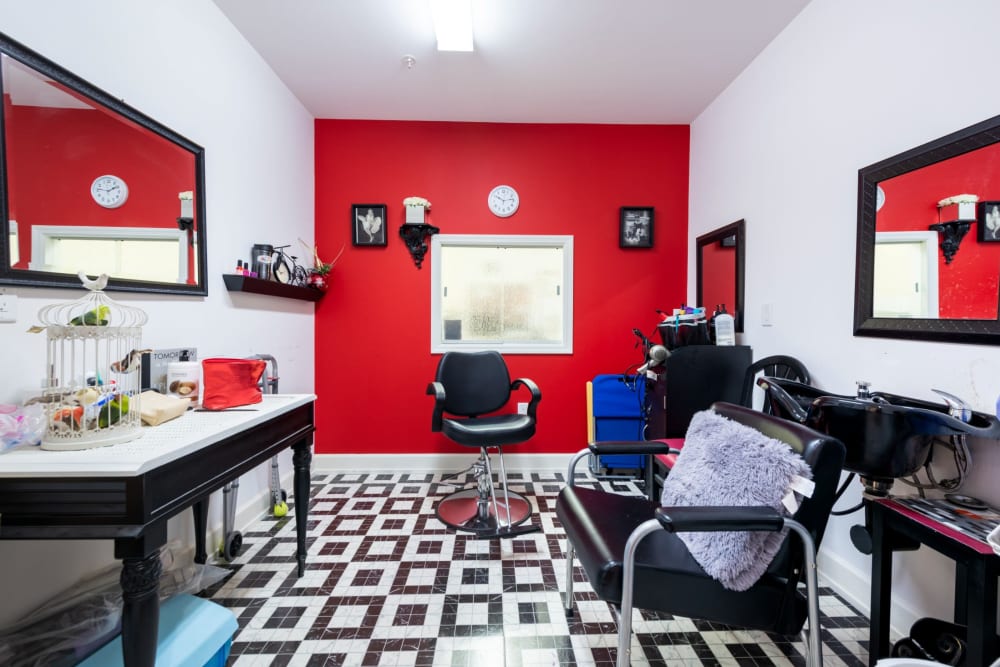 Salon at Sunny Days Assisted Living in Hollywood, Florida