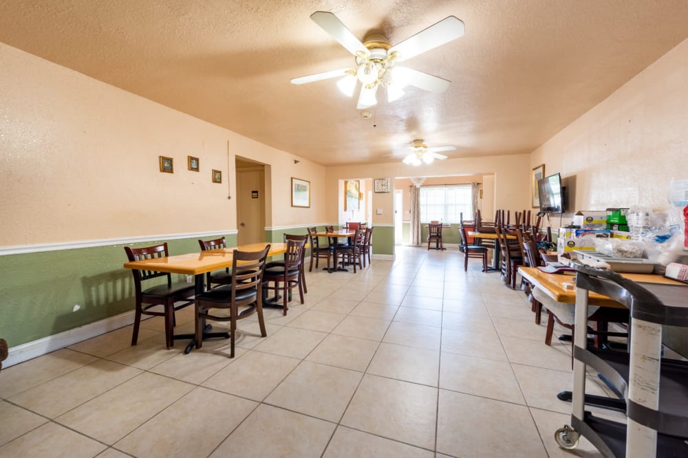 Dining area at Sunny Days Assisted Living in Hollywood, Florida