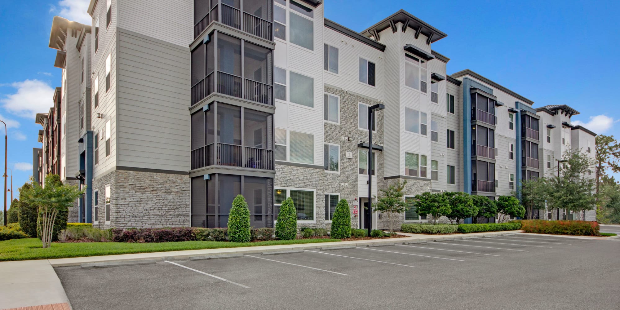 Photos of The Courtney at Lake Shadow North Orlando, FL Apartments