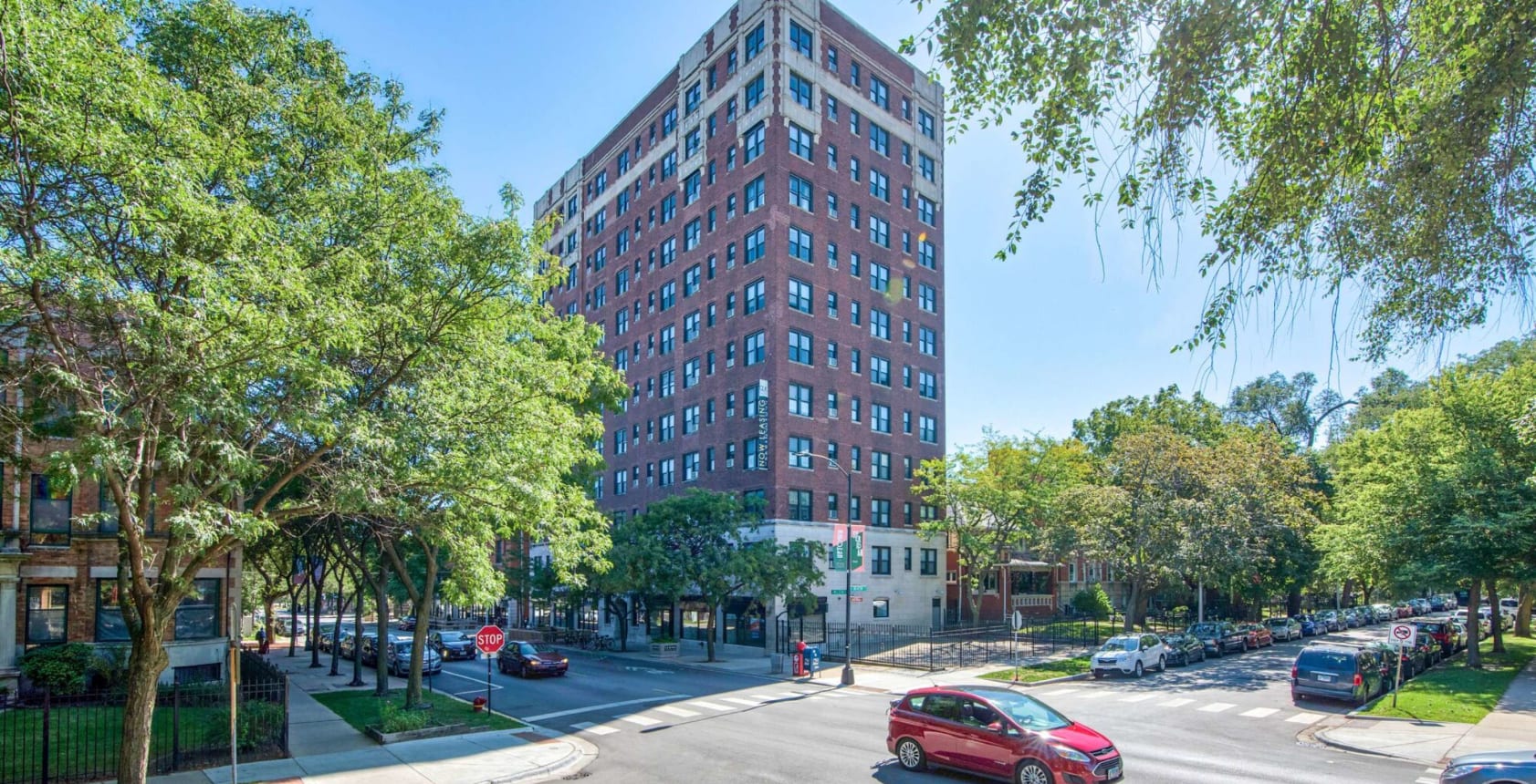 Apartments at The Maynard at 1325 W Wilson in Chicago, Illinois