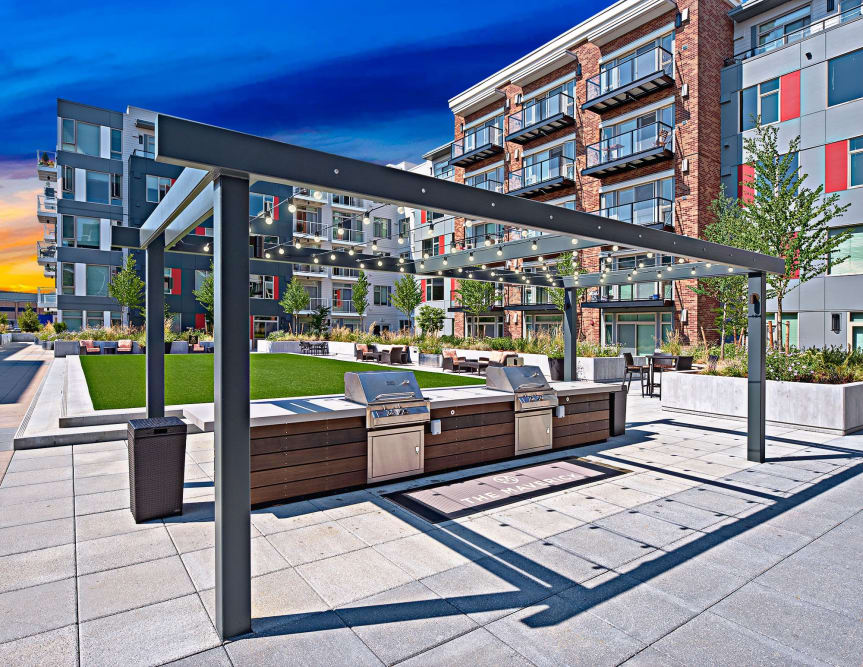 Residents courtyard at The Maverick in Burien, WA