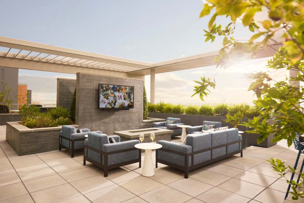 24th Floor Roof Deck | Meridian 2250 at Eisenhower Station | Luxury Alexandria VA Apartments