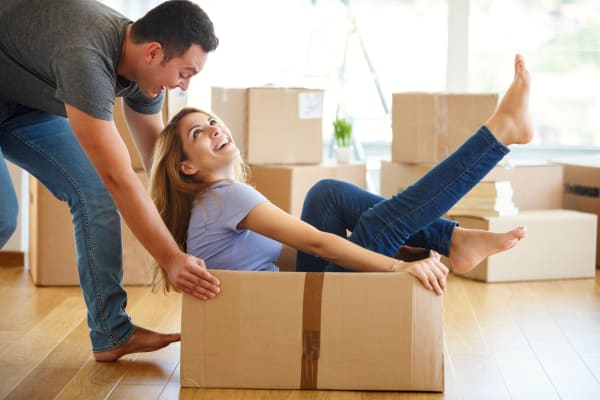 Couple moving boxes to store at Metro Self Storage in Doylestown, Pennsylvania