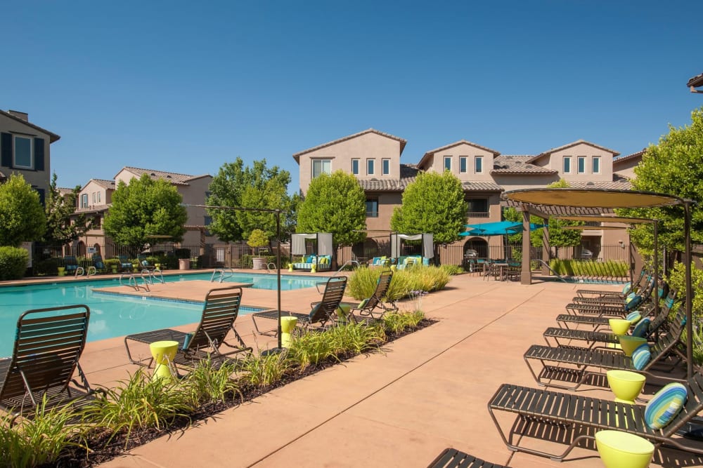 Resort-style swimming pool at Venu at Galleria Condominium Rentals in Roseville, California