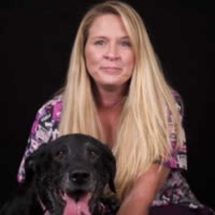Karen at Arizona Avenue Animal Clinic in Chandler, AZ