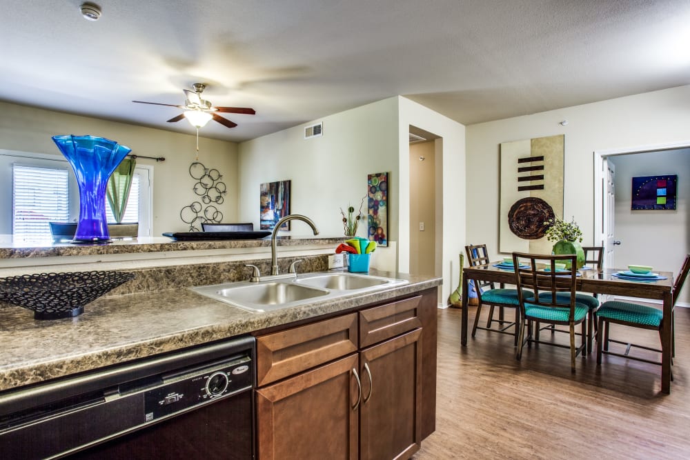 Photos of Arioso Apartments & Townhomes in Grand Prairie, TX