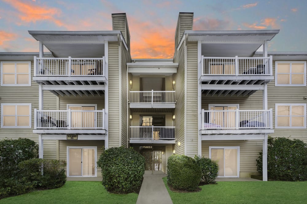 Exterior of an apartment building at Springwoods at Lake Ridge in Woodbridge, Virginia