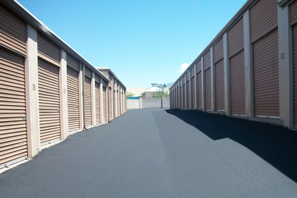 Storage units at Everest Armored Self Storage in Albuquerque, New Mexico