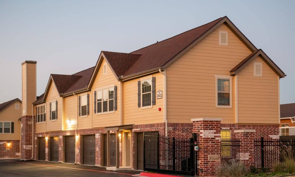 Exterior of Portico at Friars Creek Apartments in Temple, Texas