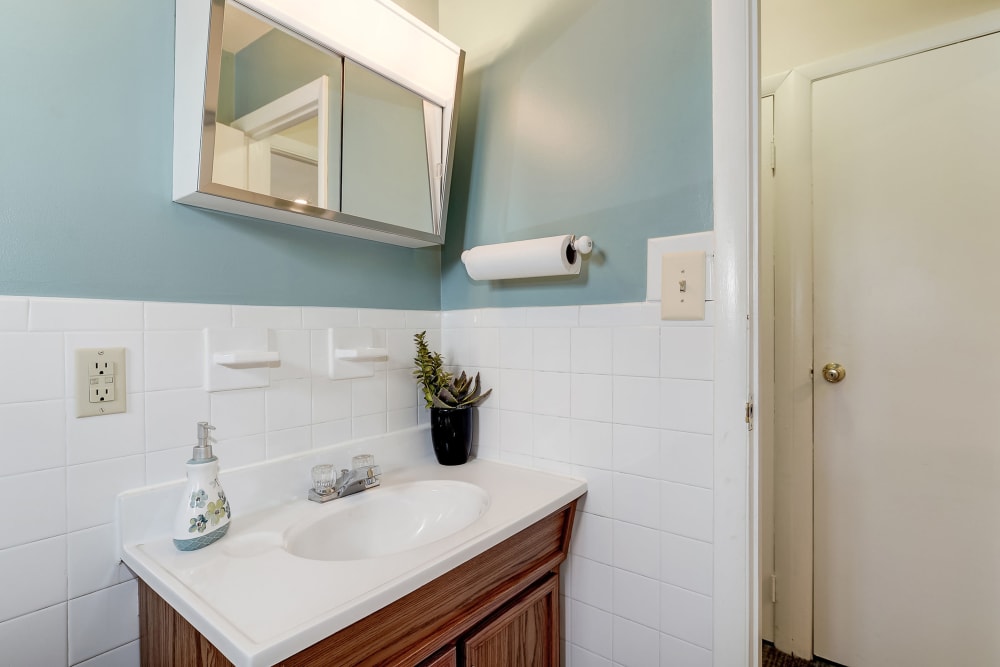 Model bathroom at Barclay Square Apartments in Baltimore, Maryland