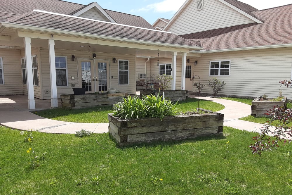 Outside grounds at Milestone Senior Living Eau Claire in Eau Claire, Wisconsin.