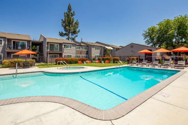 Resort-style swimming pool at The Everette in Rocklin, California