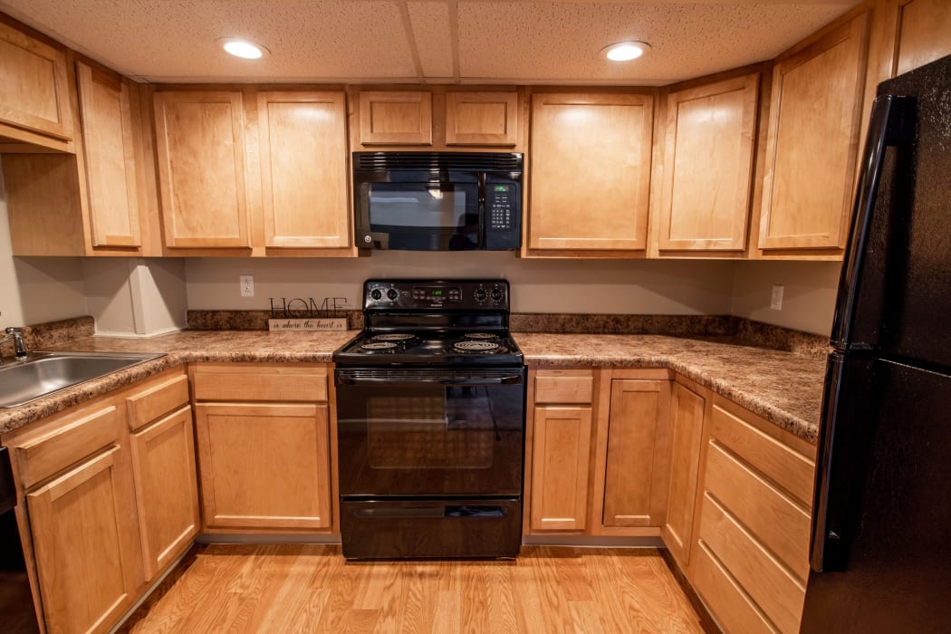Fully Equipped Kitchen at Eagles Pointe Townhomes in Liverpool