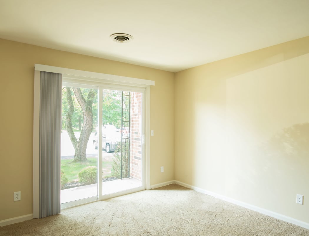 Maple Manor offers a naturally well-lit living room in Delmar, NY