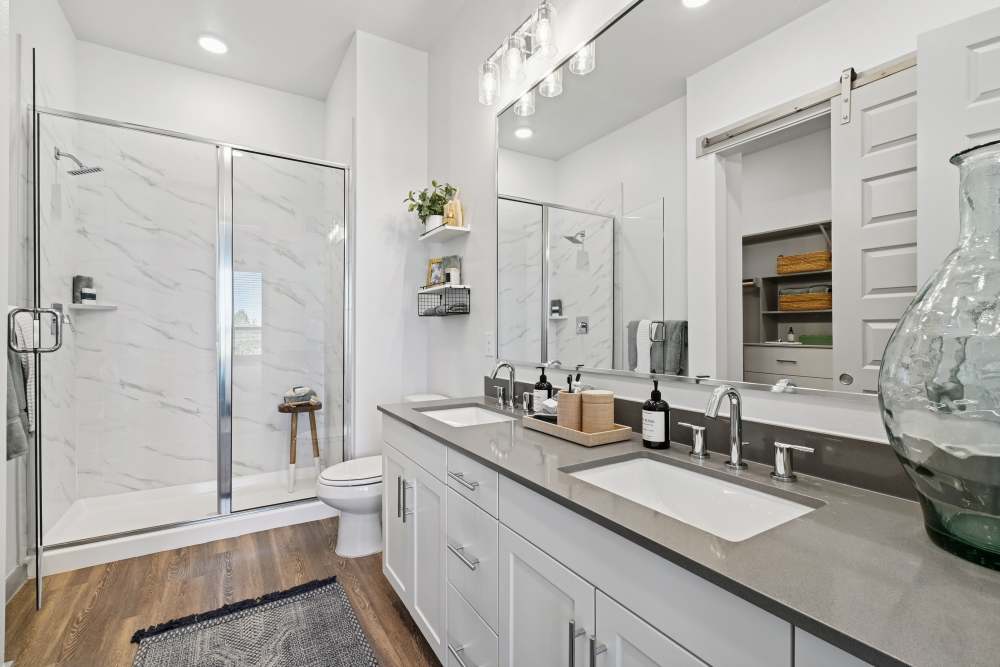 Bathroom with sleek design at Ennova Highlands in Arlington, Texas