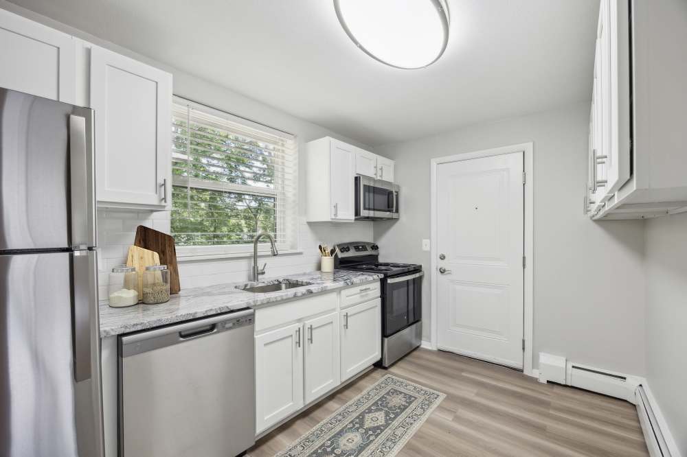  Kitchen at Eagle Rock Apartments at West Hartford in West Hartford, Connecticut