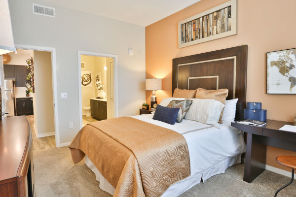 Luxury 1, 2 bedroom & 2 bedroom + loft Apartments in North ...