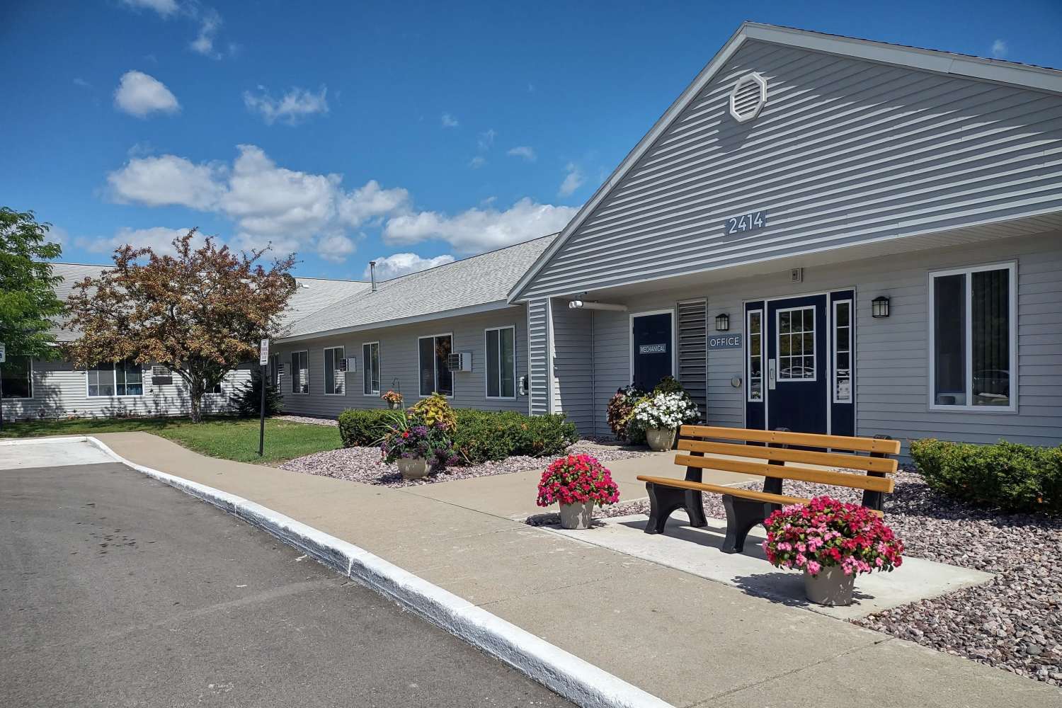 Charming community at Willow Creek Apartments in Escanaba, Michigan