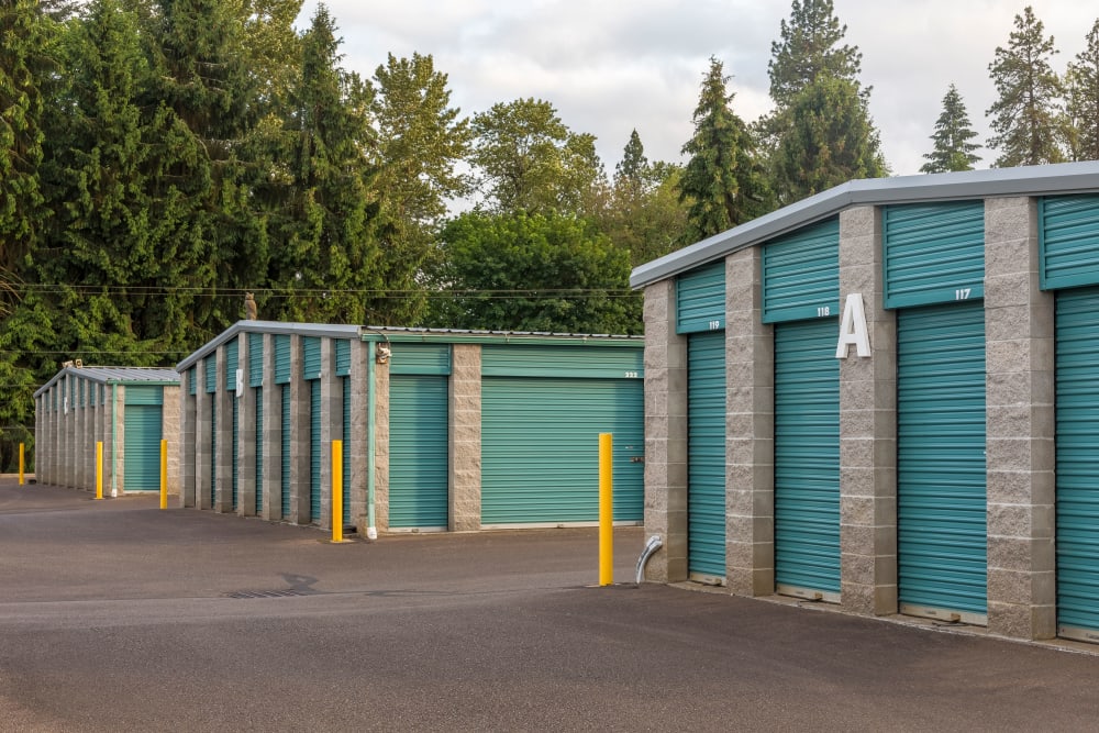 Exterior units at North Albany Self Storage in Albany, Oregon. 