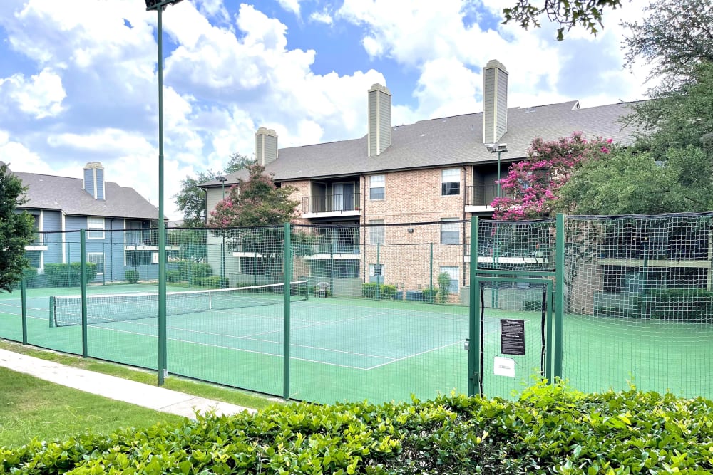 Enjoy apartments with tennis courts at The Abbey at Copper Creek in San Antonio, Texas