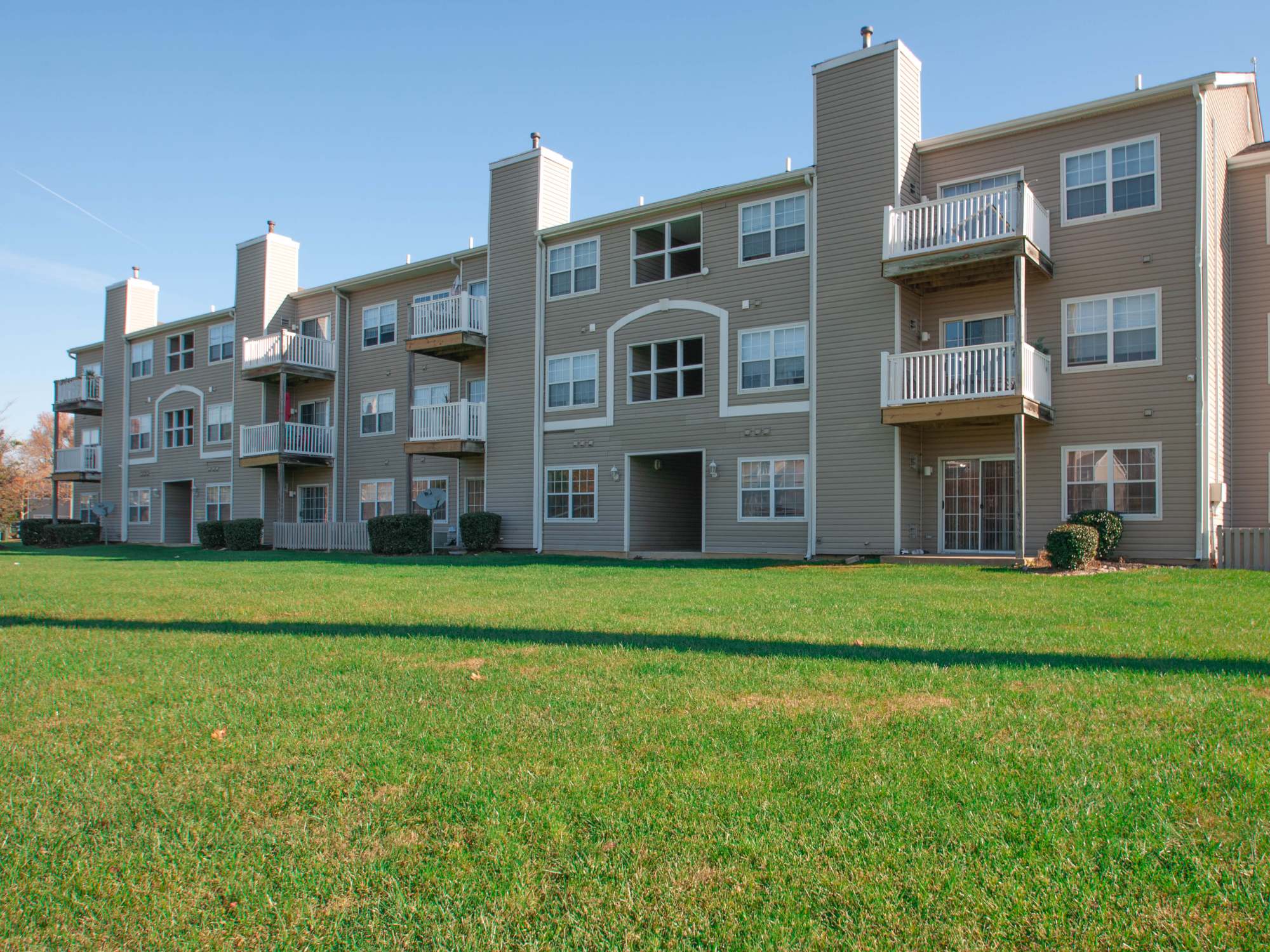 Charming communtiy at The Vinings at Christiana Apartments in Newark, Delaware