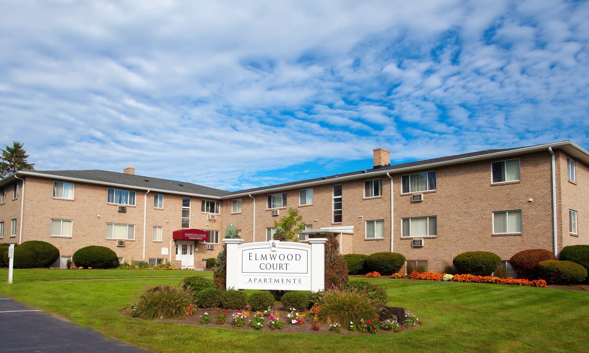 Rochester NY Apartments for Rent in Brighton Elmwood Court Apartments