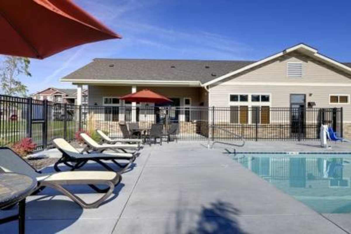 View amenities like our swimming pool at Copper Peak in Longmont, Colorado