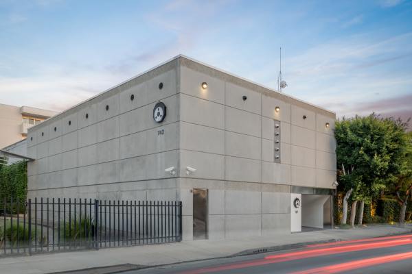 Exterior of Hollywood Vaults in Los Angeles, California