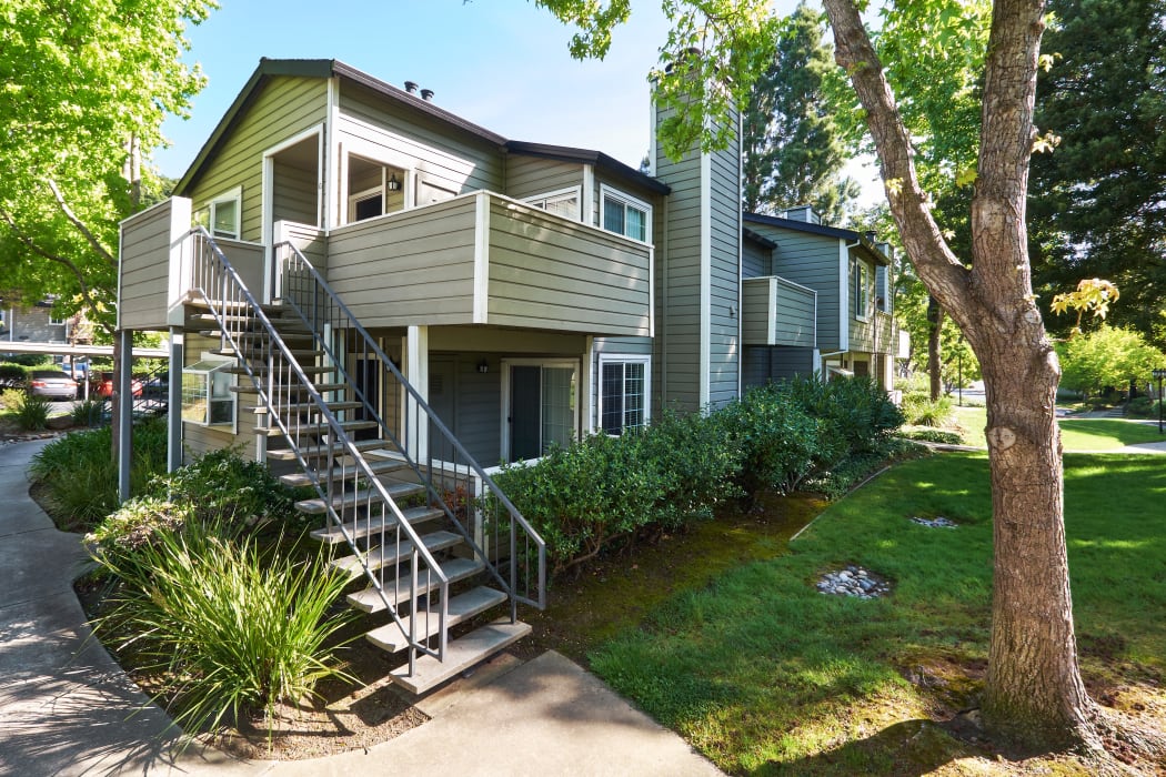 Spacious layouts at Shadow Woods in Oakland, California