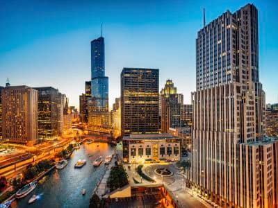 Great neighborhood at 7100 South Shore Apartment Homes in Chicago, Illinois