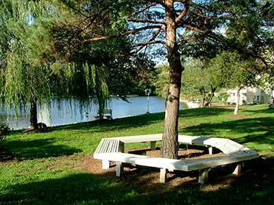 Sitting area at Lakeshore Drive