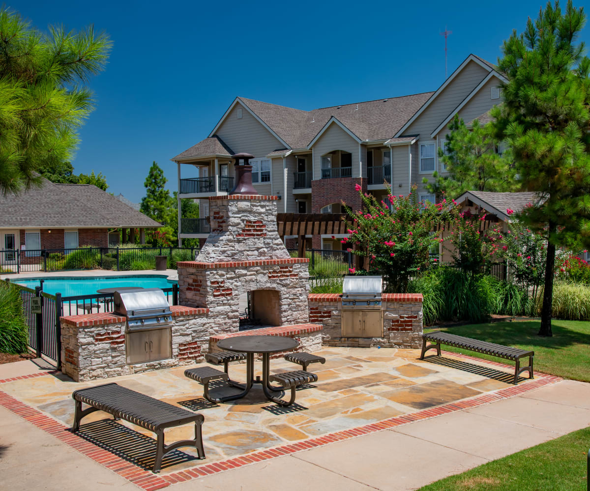 Outdoor grill & chill area at Fountain Lake in Edmond, Oklahoma