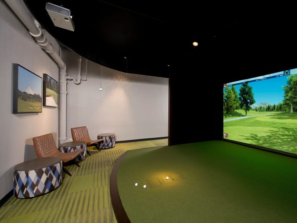 Virtual golfing at Harrison Tower in Portland, Oregon