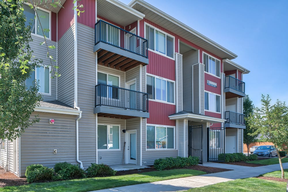 Photos of Ecco Apartments in Eugene, OR