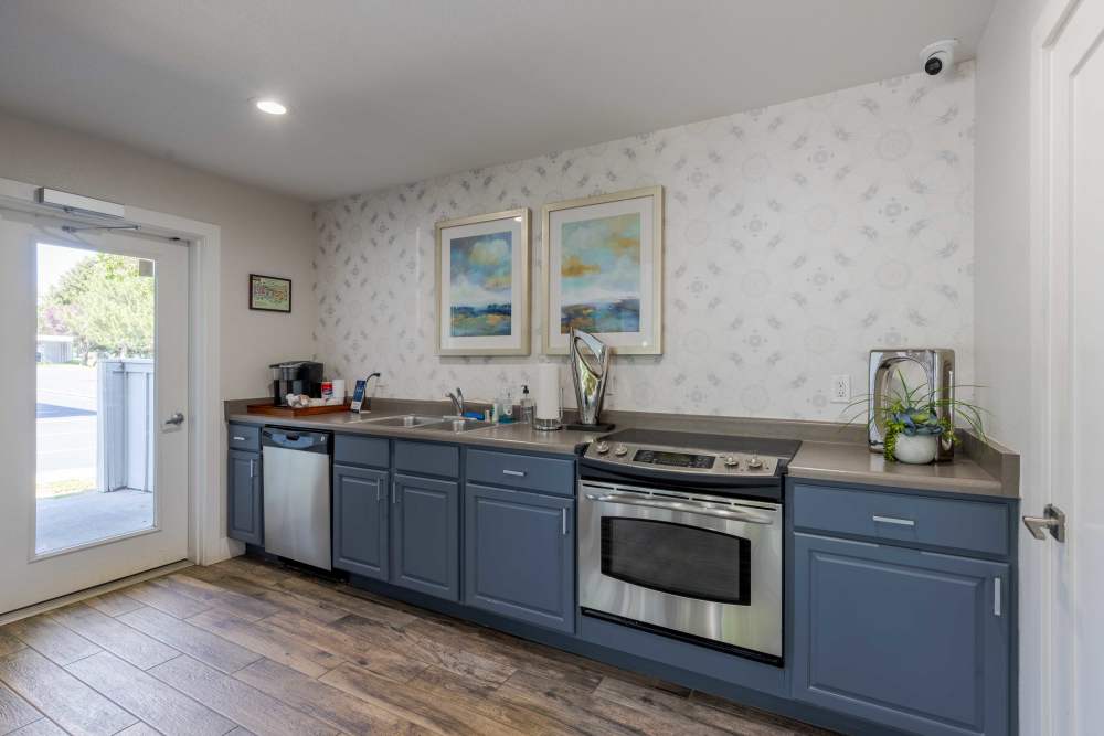 Resident clubhouse at The Lodge at McCarran Ranch Apartment Homes in Reno, Nevada