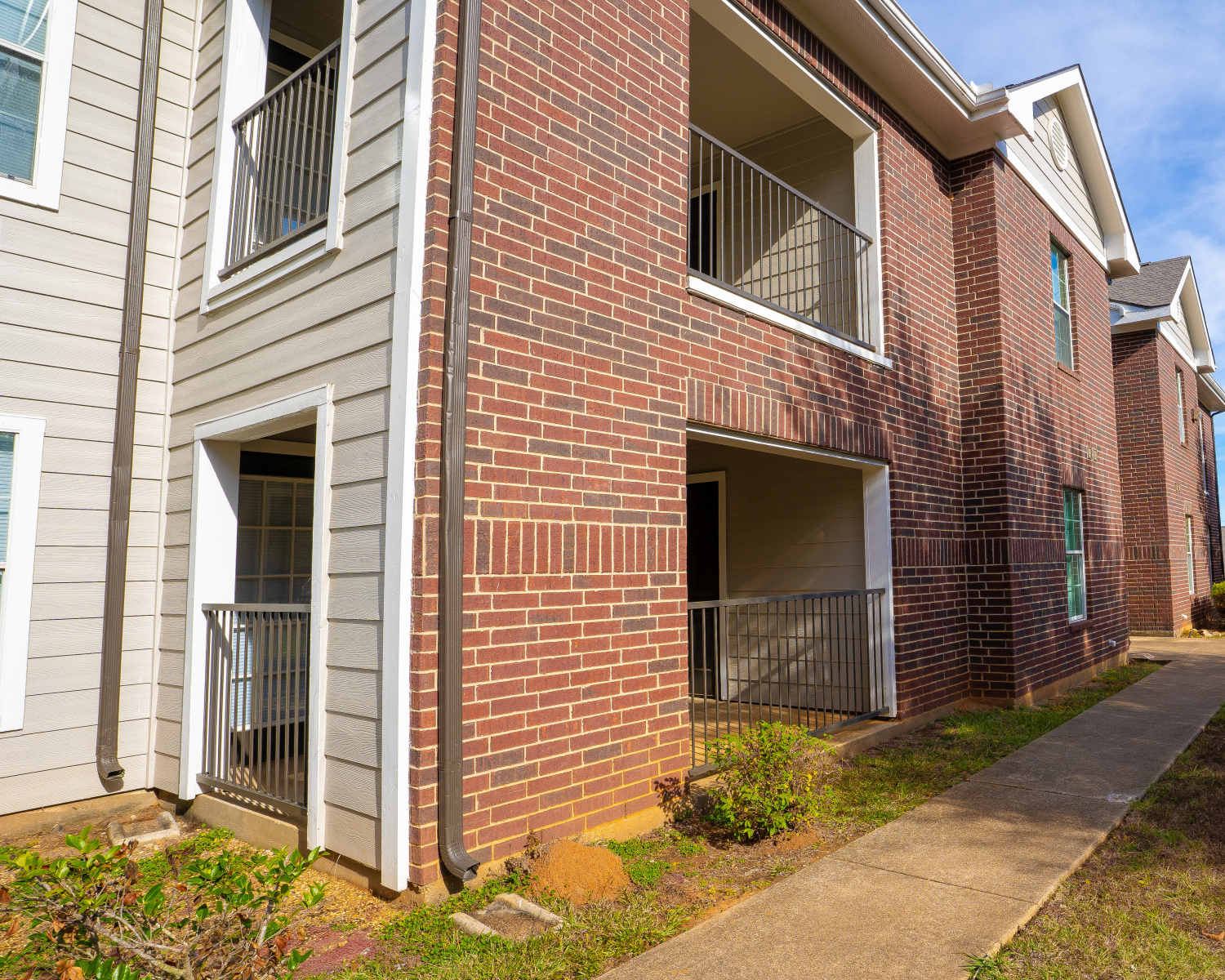Upscale apartments at Timber Village in Marshall,Texas