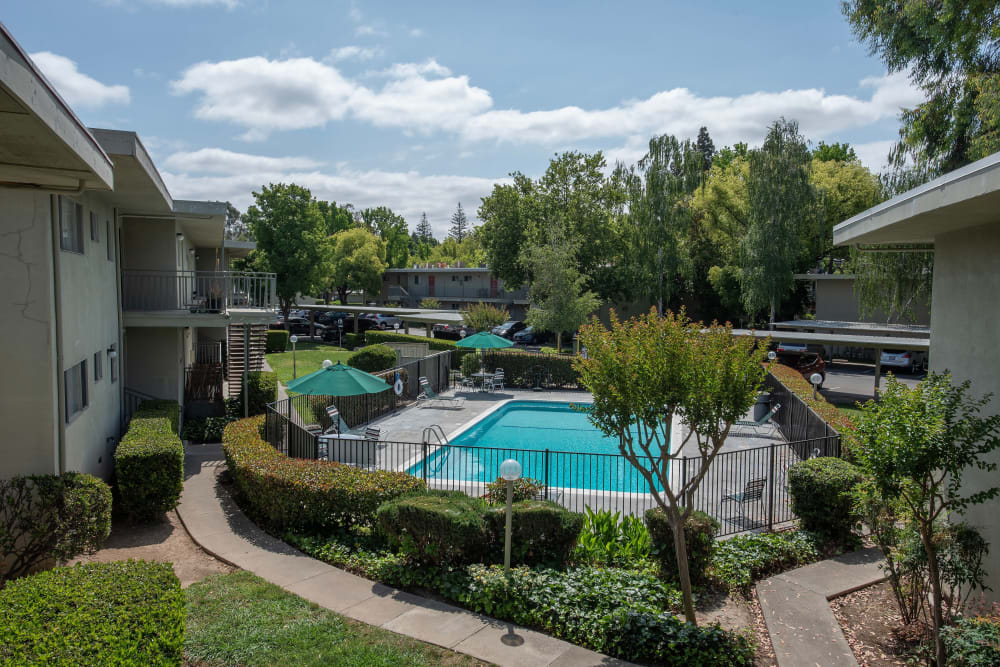 Sparkling pool of Country Club Gardens in Sacramento, California