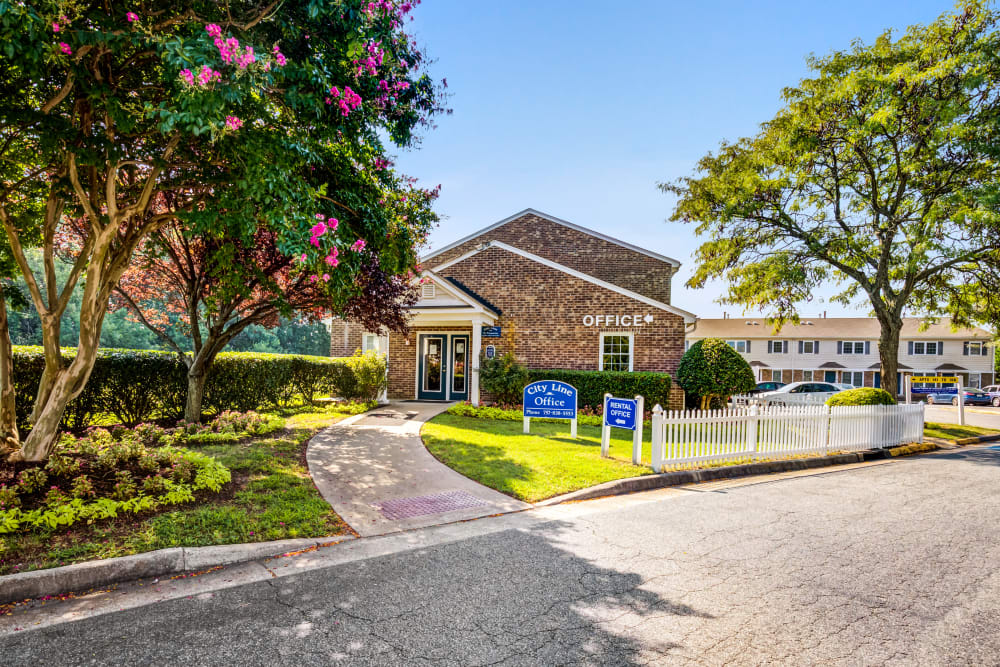 A beautifully manicured landscaping at City Line Apartments in Newport News, Virginia