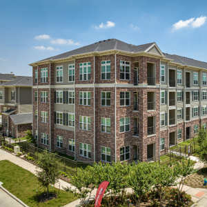 Exterior view of the apartment at Charleston at Fannin Station in Houston, Texas