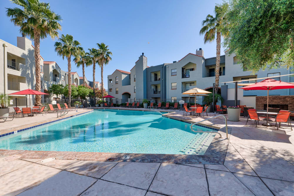Gorgeous swimming pool at Greenspoint at Paradise Valley in Phoenix, Arizona