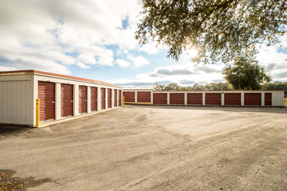 Ocala, Florida storage facility exterior storage units