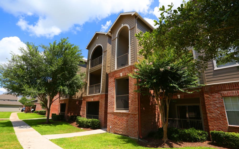 Link to neighborhood info for Southwind at Silverlake Apartments in Pearland, Texas