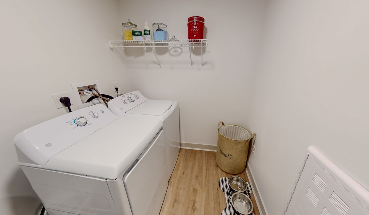 Enjoy apartments with a washer & dryer at Meribel in Springboro, Ohio