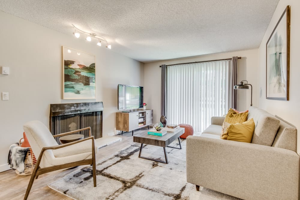 Beautiful Living Room at Copperstone Apartment Homes in Everett, Washington